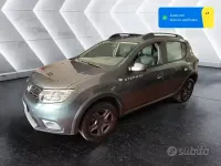 Usata Dacia Sandero Stepway 90 CV (66 kW) 2017 Grigio Berlina