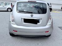 Usata Lancia Ypsilon 70 CV (51 kW) 2004 Grigio Utilitaria