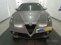 Usata Alfa Romeo Giulietta Super 120 CV (88 kW) 2017 Grigio metallizzato Utilitaria