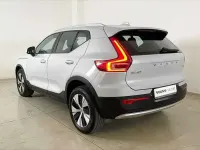 Usata Volvo XC40 Momentum 129 CV (94 kW) 2022 Glacier silver SUV