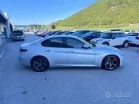 Usata Alfa Romeo Giulia 150 CV (110 kW) 2017 Grigio Berlina