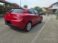 Usata Alfa Romeo Giulietta 120 CV (88 kW) 2017 Rosso Utilitaria