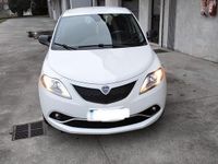 Usata Lancia Ypsilon 60 CV (44 kW) 2015 Bianco Utilitaria