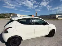 Usata Lancia Ypsilon Silver 69 CV (50 kW) 2015 Bianco Utilitaria
