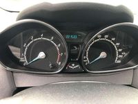 Usata Ford Fiesta Business Edition 97 CV (71 kW) 2015 Grigio Berlina