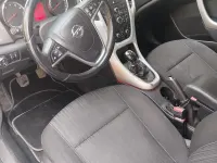 Käytetty Opel Astra 140 HP (102 kW) 2011 Musta Sedan