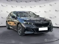 Usata BMW 520 M Sport 197 CV (144 kW) 2025 Grigio Station wagon