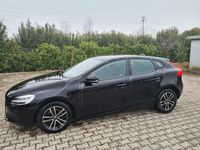 Usata Volvo V40 Plus 120 CV (88 kW) 2019 Nero Berlina