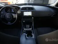 Usata Jaguar XE Portfolio 180 CV (132 kW) 2016 Blu Berlina