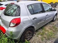 Usata Renault Clio II 85 CV (62 kW) 2010 Grigio Berlina