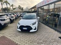 Usata Toyota Yaris Hybrid Active 92 CV (67 kW) 2025 Bianco Berlina