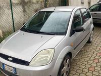 Usata Ford Fiesta Ghia 79 CV (58 kW) 2002 Utilitaria