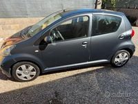 Usata Toyota Aygo 68 CV (50 kW) 2006 Grigio Utilitaria