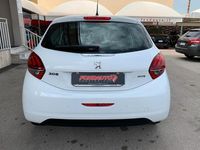 Usata Peugeot 208 Allure 82 CV (60 kW) 2018 Bianco Utilitaria