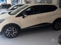 Usata Renault Captur Intens 90 CV (66 kW) 2016 Marrone SUV