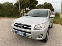 usata Toyota RAV4 RAV 42.2 D-4D 150 CV DPF CON GANCIO