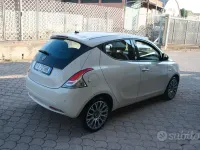 Usata Lancia Ypsilon 69 CV (50 kW) 2015 Beige Utilitaria
