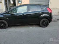 Usata Ford Fiesta 97 CV (71 kW) 2010 Nero Berlina
