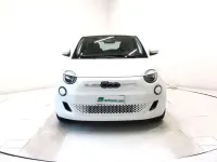 Usata Fiat 500e Action 42 kW (58 CV) 2023 Bianco Utilitaria