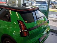 Nuova Renault 5 E-Tech Komfort 77 kW (106 CV) 2026 Verde/nero Berlina