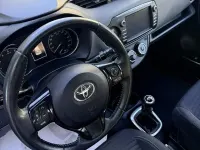 Usata Toyota Yaris 72 CV (52 kW) 2018 Rosso Utilitaria