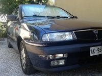 Usata Lancia Delta 75 CV (55 kW) 1996 Blu Utilitaria