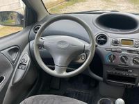 Usata Toyota Yaris 2001 Grigio Berlina