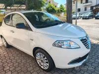 Usata Lancia Ypsilon 69 CV (50 kW) 2015 Bianco Utilitaria