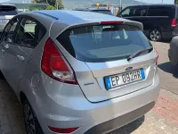 Usata Ford Fiesta 80 CV (58 kW) 2013 Grigio Berlina