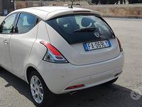 Usata Lancia Ypsilon 95 CV (69 kW) 2015 Bianco Utilitaria