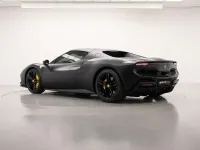 Usata Ferrari 296 663 CV (487 kW) 2023 Nero Coupé