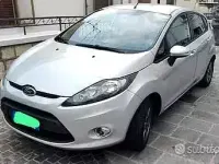 Usata Ford Fiesta Titanium 70 CV (51 kW) 2012 Nero Utilitaria