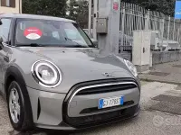 Usado Mini Cooper Classic 75 CV (55 kW) 2022 Gris Utilitario