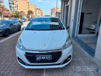 Usata Peugeot 208 Active 75 CV (55 kW) 2018 Bianco Utilitaria