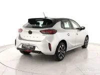 Usata Opel Corsa 101 CV (74 kW) 2025 Kaolin white Utilitaria