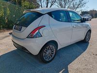 Begagnad Lancia Ypsilon 2012 Vit Halvkombi