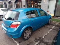 Używany Opel Astra 101 KM (74 kW) 2004 Niebieski Sedan/Limuzyna