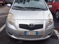 Begagnad Toyota Yaris 90 HK (66 kW) 2007 Grå Sedan