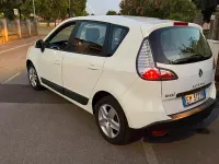 Usata Renault Scénic III 110 CV (80 kW) 2012 Bianco Monovolume