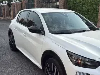 Usata Peugeot 208 GT 101 CV (74 kW) 2024 Bianco Utilitaria