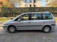 Usata Peugeot 807 136 CV (100 kW) 2005 Grigio Monovolume