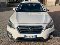 Usata Subaru Outback 175 CV (128 kW) 2018 Bianco Station wagon