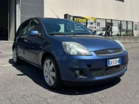 Usata Ford Fiesta Titanium 68 CV (50 kW) 2006 Blu Utilitaria