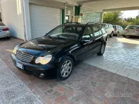 Usata Mercedes C200 122 CV (89 kW) 2006 Nero Station wagon