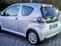 Usata Toyota Aygo Connect Style 67 CV (49 kW) 2011 Grigio Utilitaria