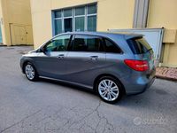 Usata Mercedes B160 Executive 90 CV (66 kW) 2014 Grigio Utilitaria