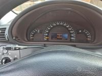 Usata Mercedes 220 150 CV (110 kW) 2003 Grigio Berlina