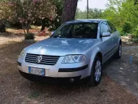 Usata VW Passat Business 101 CV (74 kW) 2003 Argento Berlina