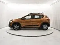 Usata Dacia Sandero Expression 101 CV (74 kW) 2023 Arancione Berlina