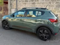 Usata Dacia Sandero Stepway 101 CV (74 kW) 2025 Verde Berlina